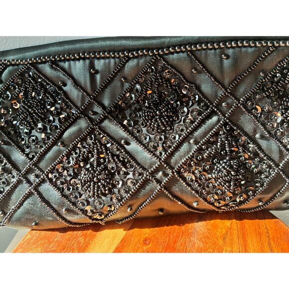 Vintage Hand-Beaded Black Satin Clutch Purse – Elegant Evening Bag - Picture 3 of 6